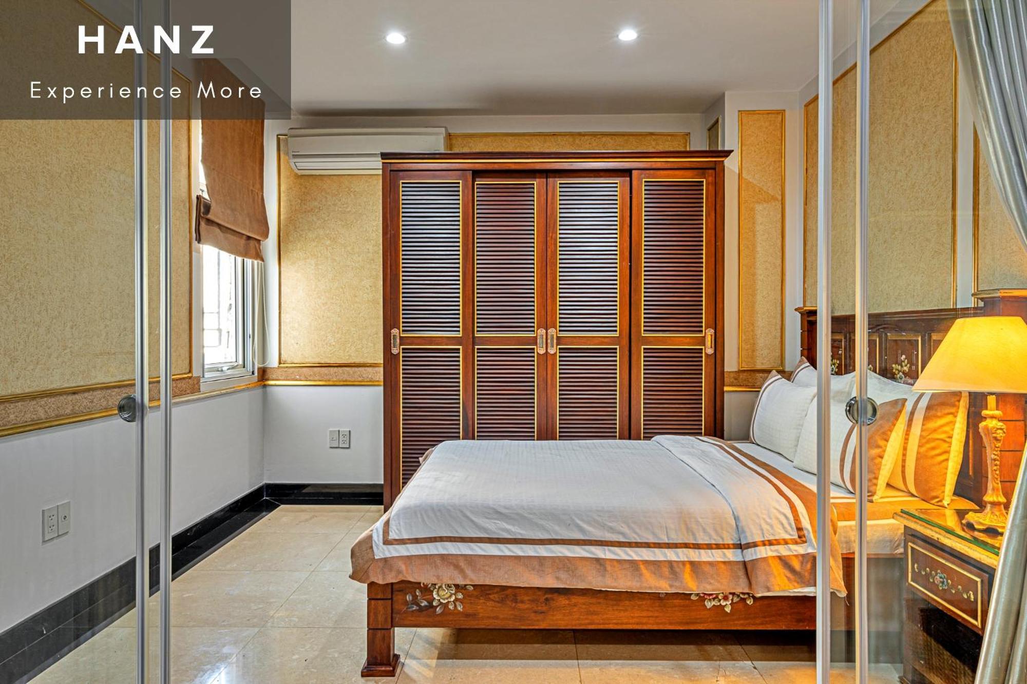 Khách sạn hẻo lánh Hanz 345 Business